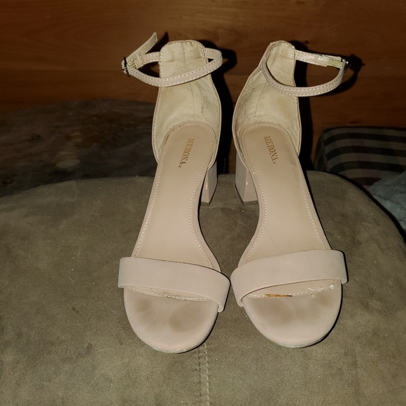 Merona heels - Picture 1 of 6